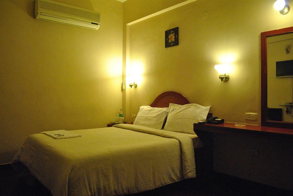 Hotel Mars Classic Chennai Exteriör bild