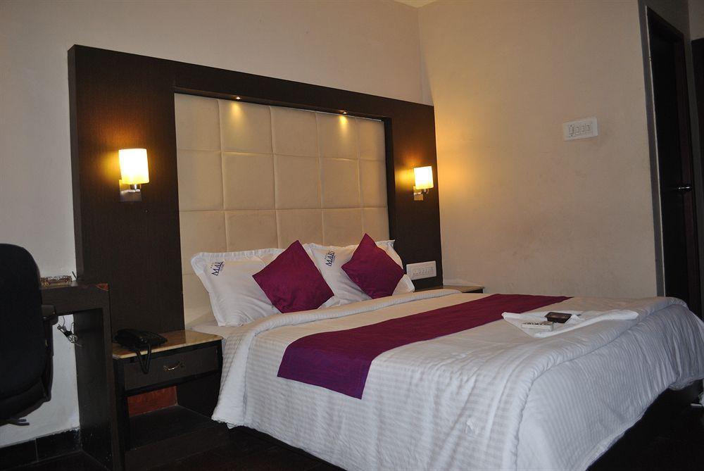 Hotel Mars Classic Chennai Exteriör bild