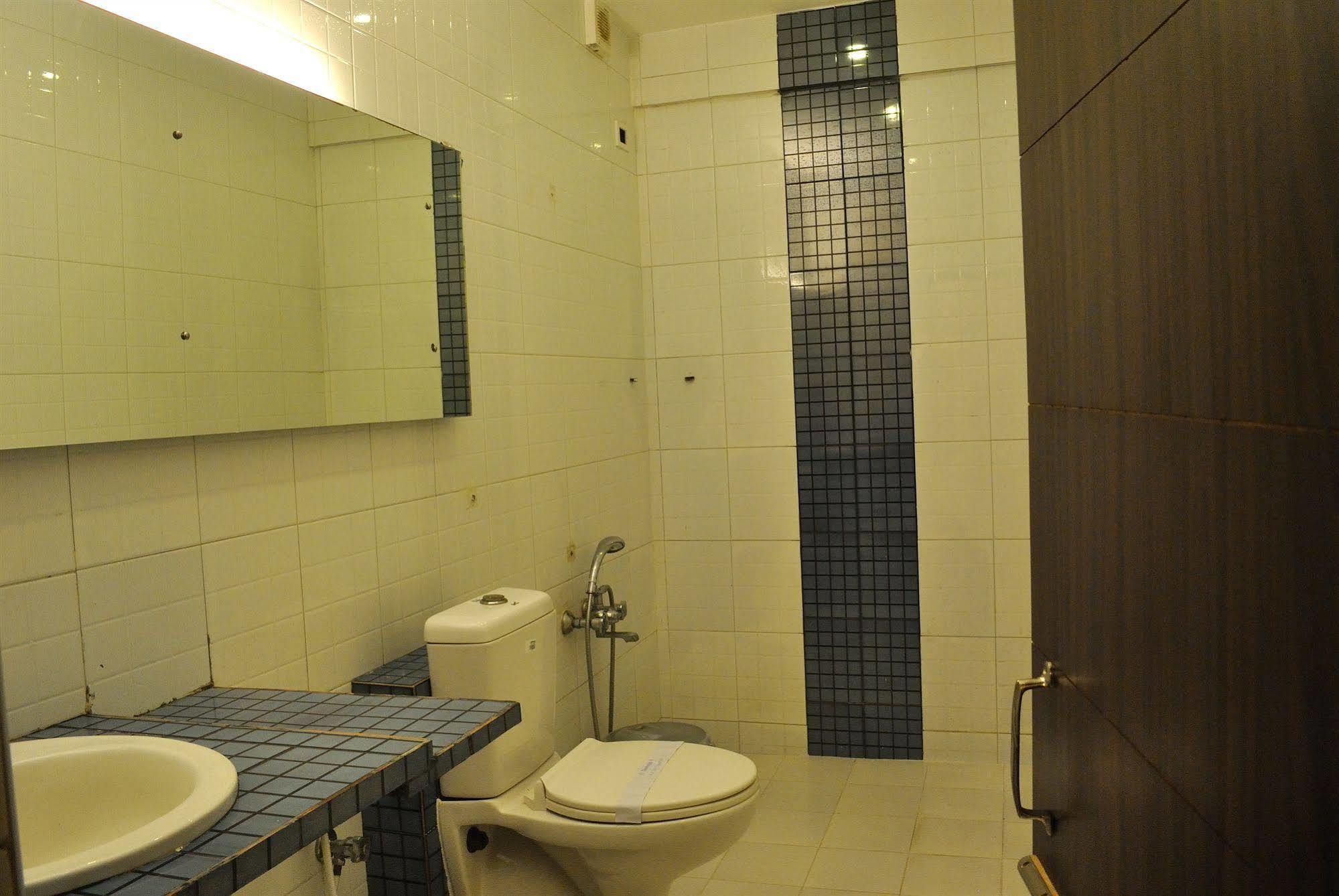 Hotel Mars Classic Chennai Exteriör bild