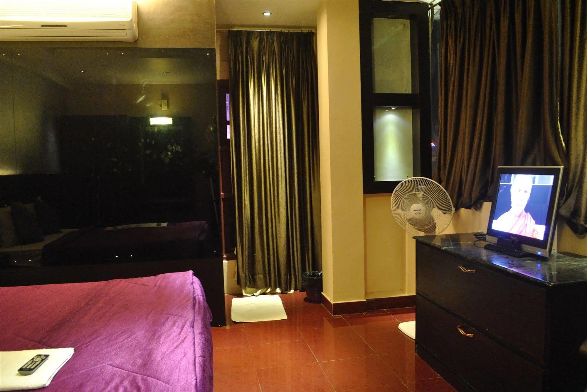 Hotel Mars Classic Chennai Exteriör bild