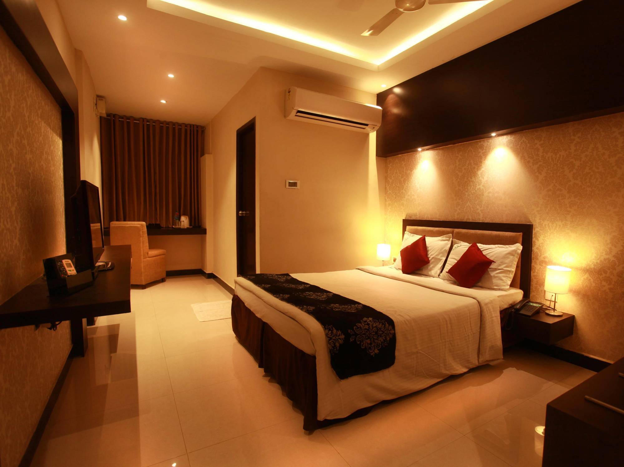 Hotel Mars Classic Chennai Exteriör bild