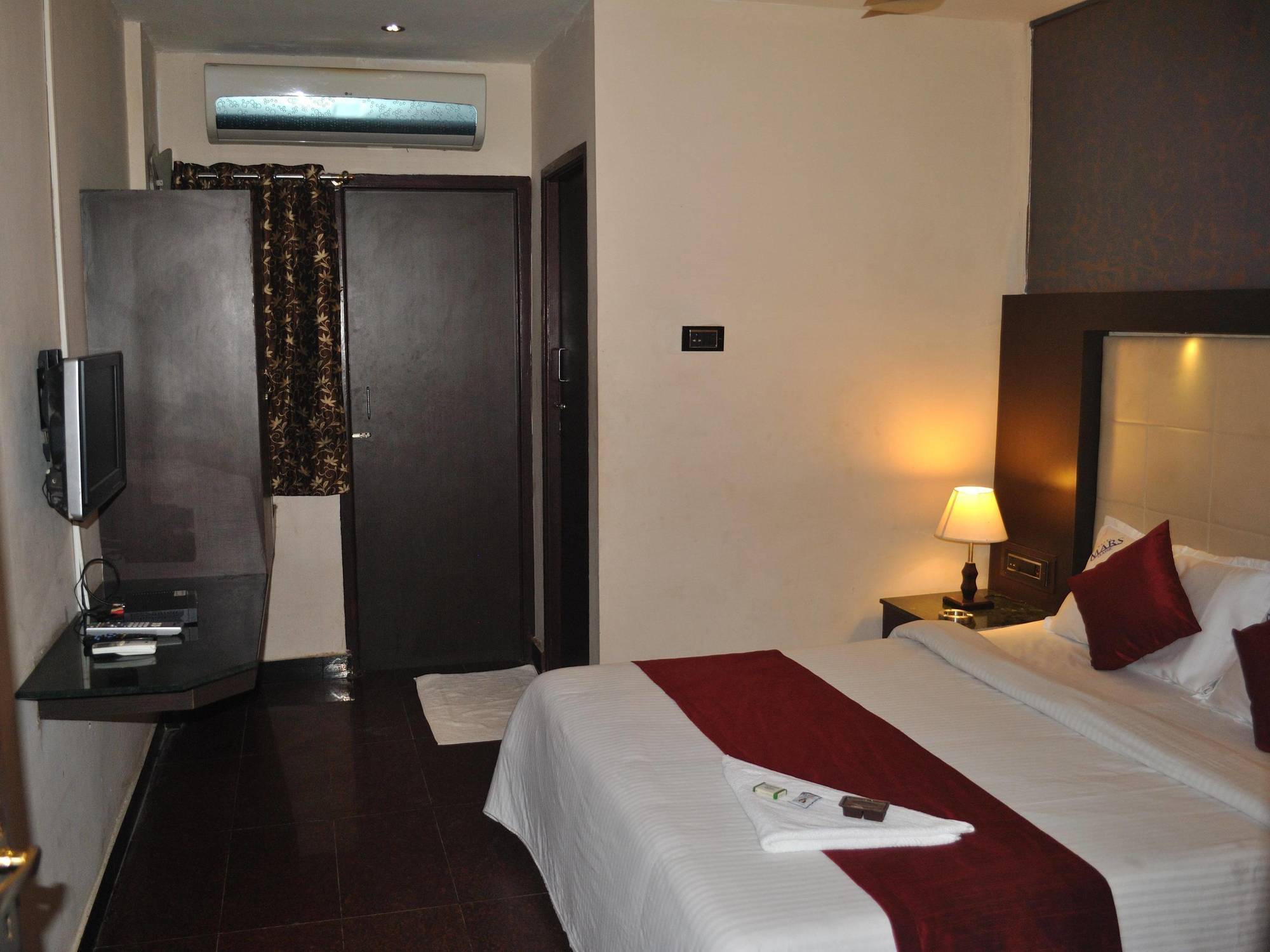 Hotel Mars Classic Chennai Exteriör bild