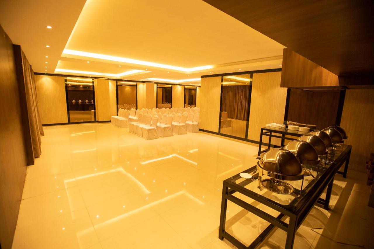 Hotel Mars Classic Chennai Exteriör bild