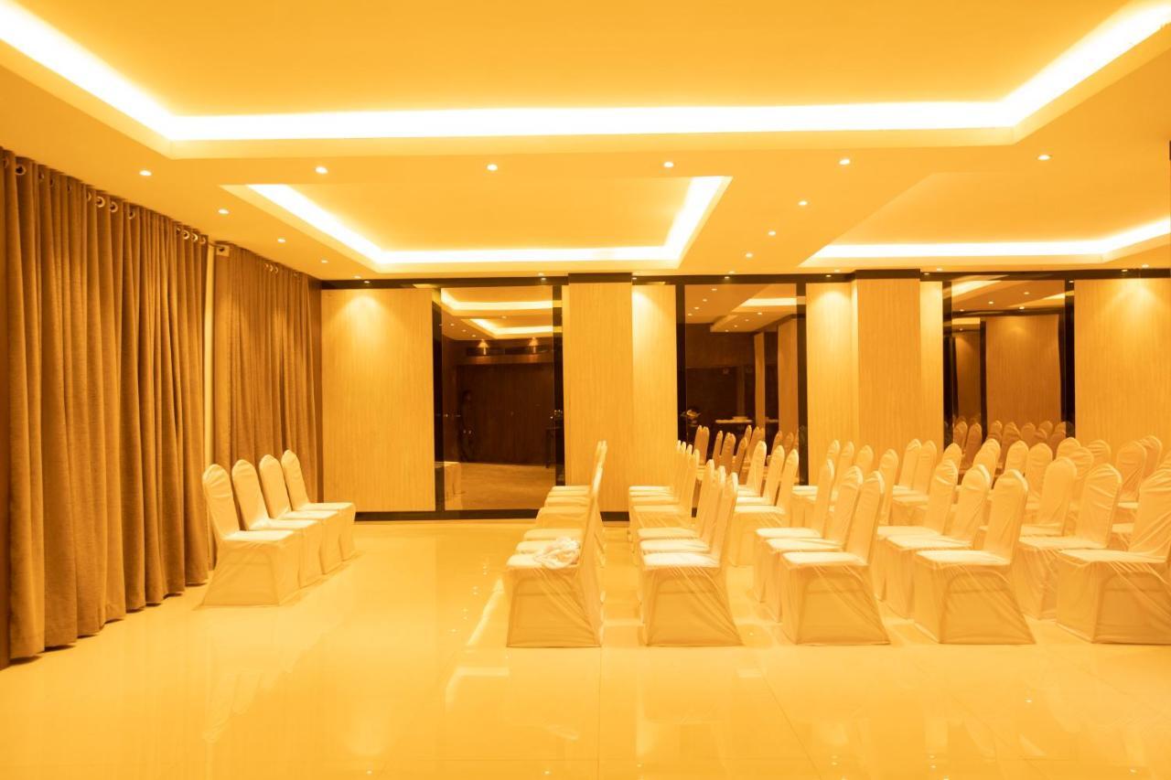 Hotel Mars Classic Chennai Exteriör bild